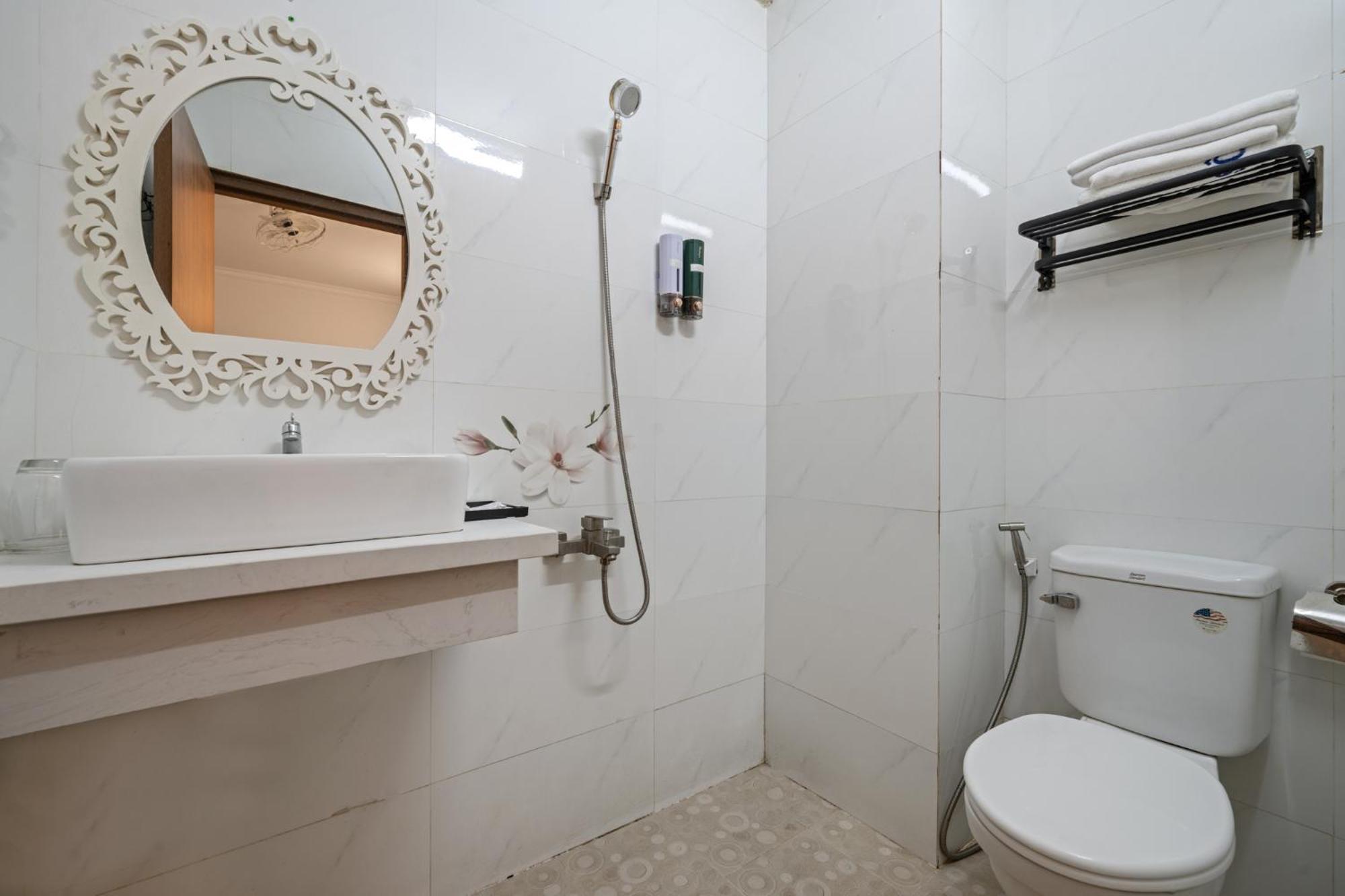 Nami Hotel Нячанг Экстерьер фото